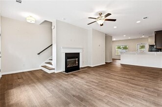 776 Crestwell Cir in Atlanta, GA - Building Photo - Building Photo