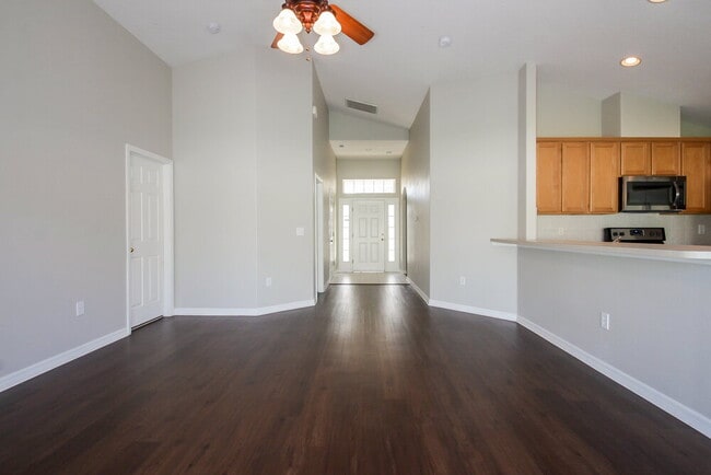 10313 Celtic Ash Dr in Ruskin, FL - Building Photo - Building Photo