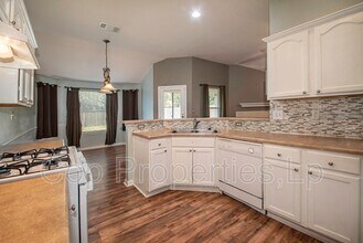 8510 Trumpet Cir in Converse, TX - Building Photo - Building Photo