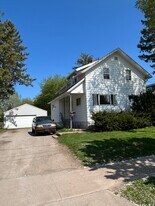 1820 Iowa St in Oshkosh, WI - Building Photo