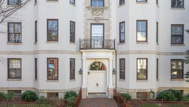 3014 Dent Plz NW in Washington, DC - Foto de edificio - Building Photo