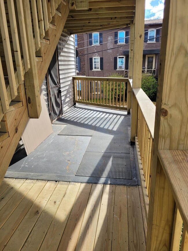 366 North St, Unit #2 in Middletown, NY - Foto de edificio - Building Photo