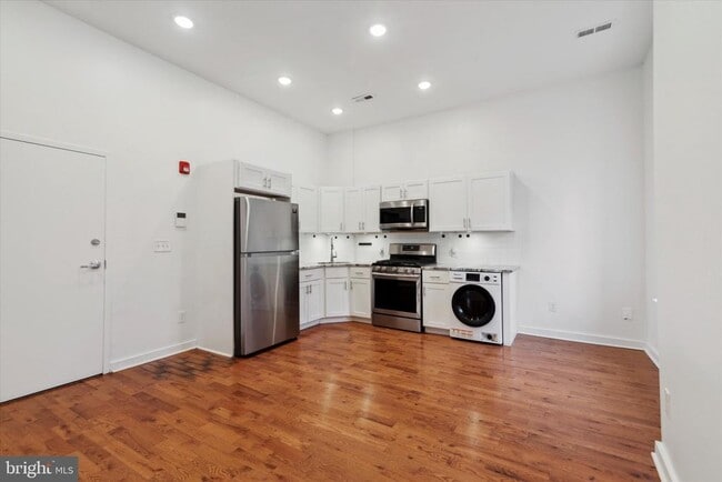 5011 Germantown Ave in Philadelphia, PA - Building Photo - Building Photo