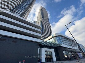 8 Interchange Wy in Vaughan, ON - Building Photo