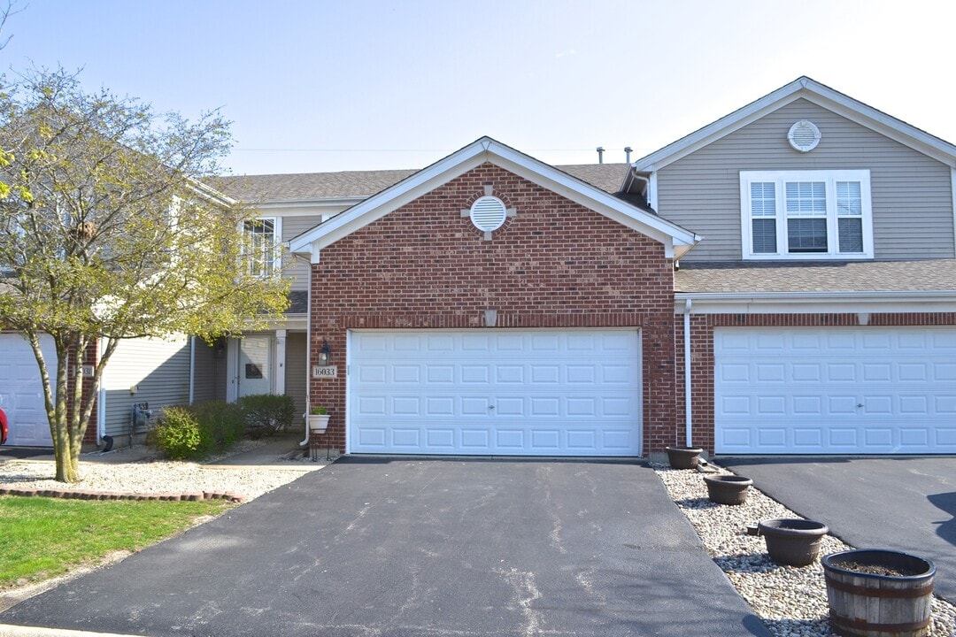 16033 Tiger Dr in Lockport, IL - Building Photo