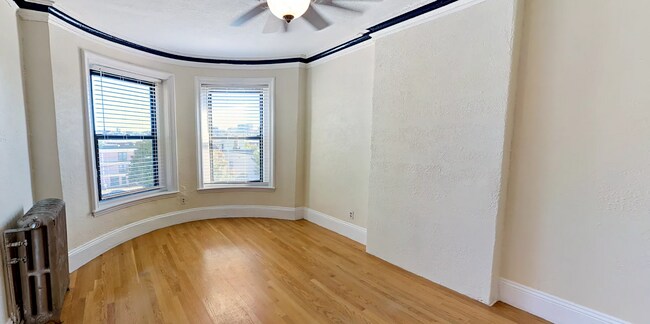 88 Hammond St, Unit 4 in Boston, MA - Building Photo - Building Photo