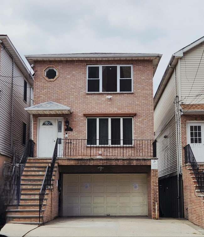 3713 Bergen Tpke, Unit 2