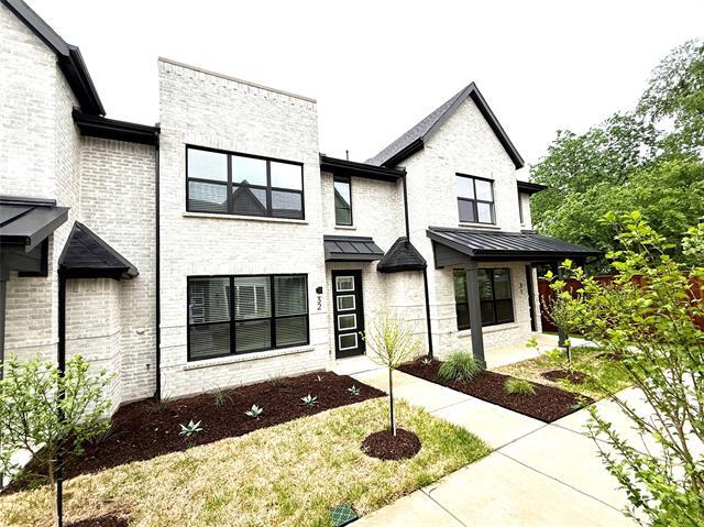 32 Raven Wy in Farmers Branch, TX - Building Photo