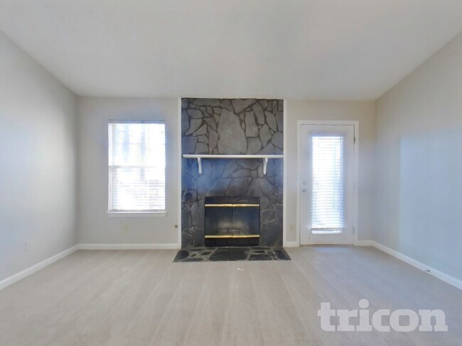 165 Old Hampton Way in Hampton, GA - Foto de edificio - Building Photo