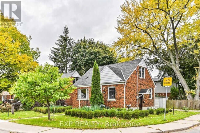 40 Plaxton Dr in Toronto, ON - Building Photo - Building Photo