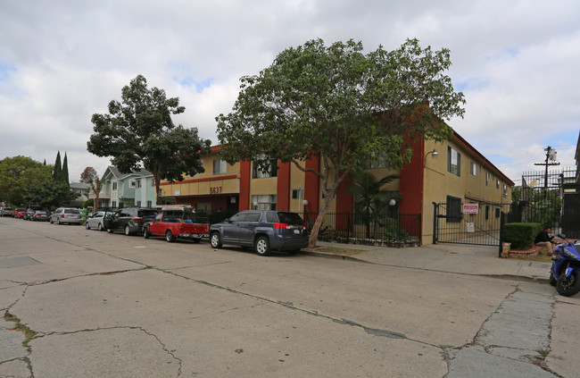 Virginia Apartments in Los Angeles, CA - Building Photo - Building Photo