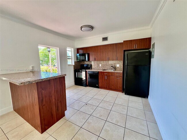 1345 NE 105th St in Miami Shores, FL - Building Photo - Building Photo