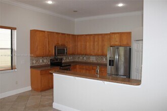 1342 Crossbill Ct in Weston, FL - Building Photo - Building Photo