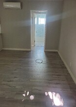 8616 Holloway Dr in West Hollywood, CA - Building Photo - Building Photo