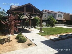 281 Vita Ave in Tracy, CA - Building Photo - Building Photo