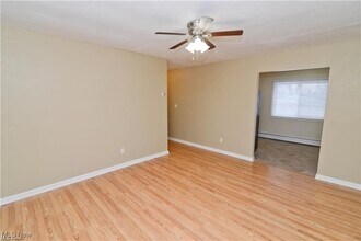 45-00 Washington Square Dr in Austintown, OH - Building Photo - Building Photo