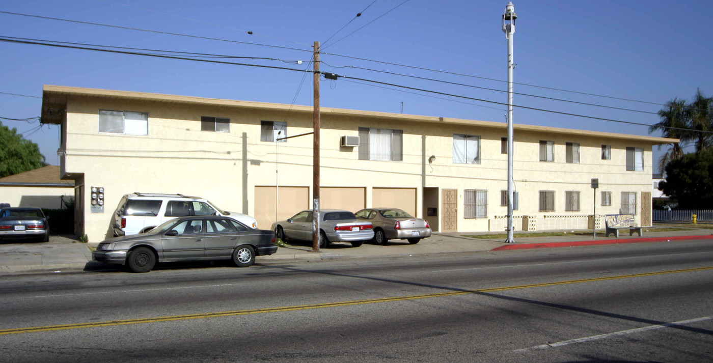 1402 W 146th St in Gardena, CA - Foto de edificio