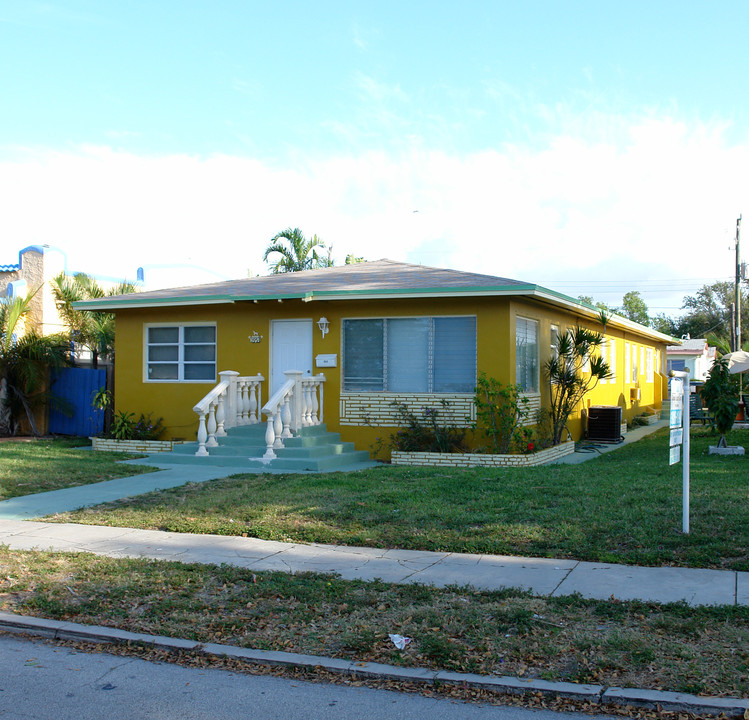 1945-1953 Dewey St in Hollywood, FL - Building Photo