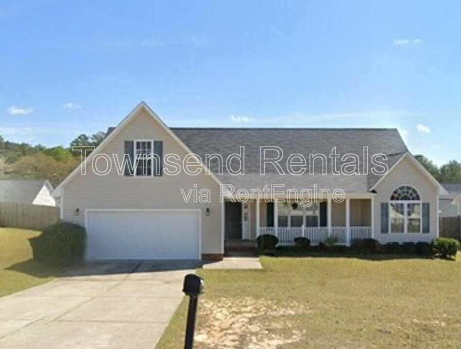 4417 Harborgate Rd in Hope Mills, NC - Building Photo