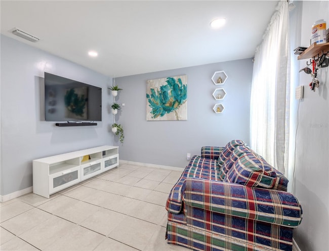 4210 E Sandalwood Cir S in Tampa, FL - Building Photo - Building Photo