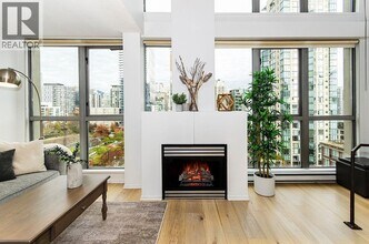 1238 Richards St in Vancouver, BC - Building Photo - Building Photo