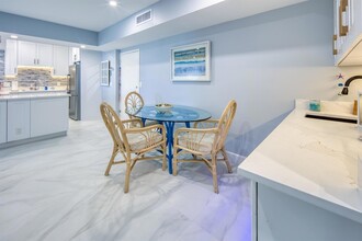 3230 S Ocean Blvd, Unit 609 in Palm Beach, FL - Building Photo - Building Photo
