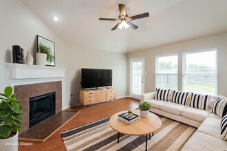 13910 Maleewan Ln in Sugar Land, TX - Building Photo - Building Photo