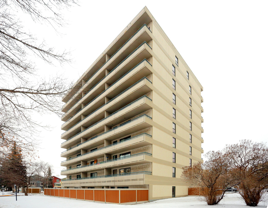 10175 114th St NW in Edmonton, AB - Building Photo