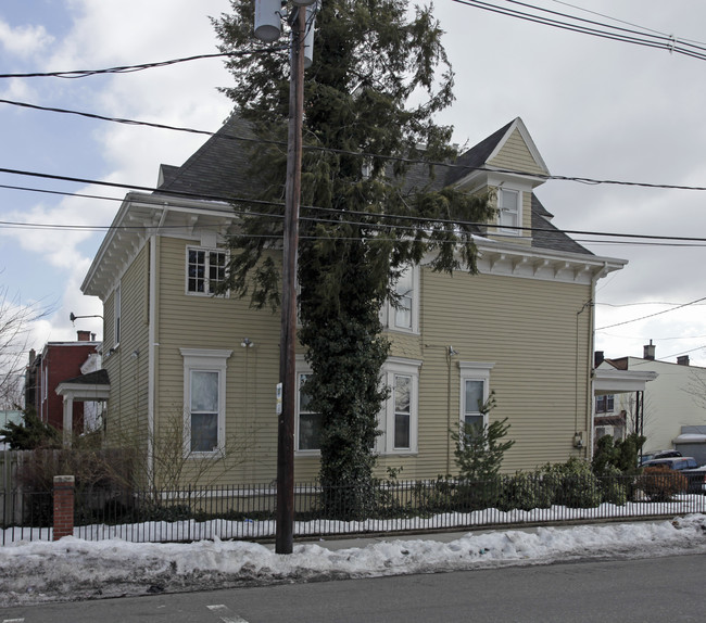 130 Atlantic St in Jersey City, NJ - Foto de edificio - Building Photo