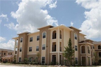 2101 W Business 83 in Weslaco, TX - Foto de edificio - Building Photo