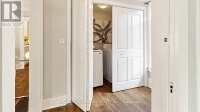 24 Catharine St in Belleville, ON - Building Photo - Building Photo
