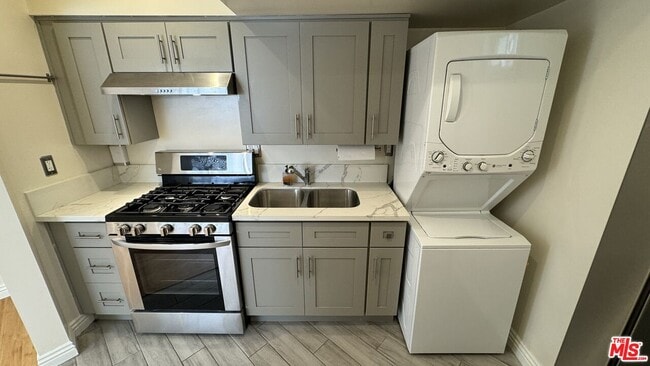 property at 656-656 Park Ave