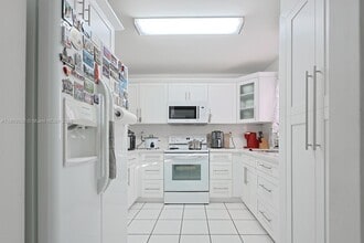 2730 W 76th St in Hialeah, FL - Building Photo - Building Photo