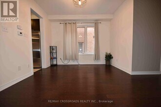 95 Wilfred Murison Ave in Markham, ON - Building Photo - Building Photo