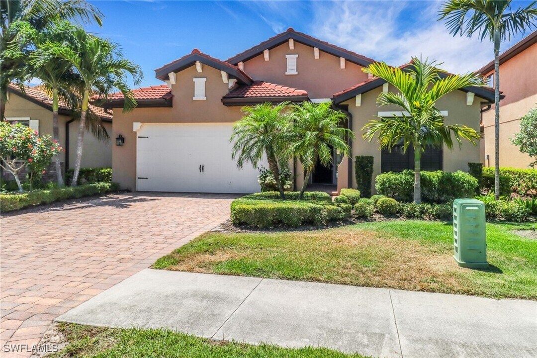 14533 Tuscany Pointe Trl in Naples, FL - Building Photo