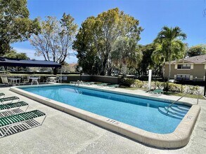 2624 Riverside Dr in Coral Springs, FL - Building Photo - Building Photo