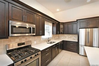 6 Patricia St in Plainview, NY - Building Photo - Building Photo