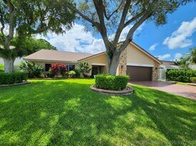 7401 Corkwood Terrace in Tamarac, FL - Building Photo