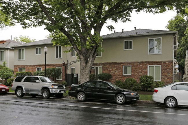 The Golden Lanterns in Sacramento, CA - Building Photo - Building Photo