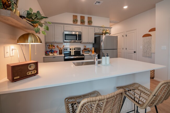 Chisholm Pointe and Summit Ridge in Oklahoma City, OK - Building Photo - Building Photo