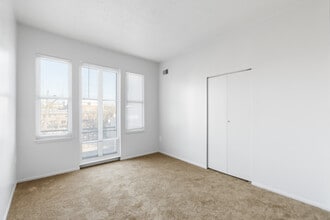 R Street Apartments in Washington, DC - Building Photo - Interior Photo