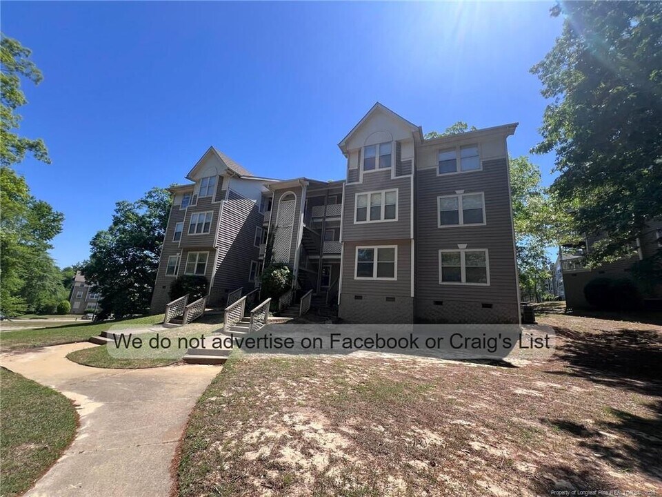 1022 Brookhollow Dr in Fayetteville, NC - Building Photo