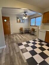 5736 W Gunnison St in Chicago, IL - Building Photo - Building Photo