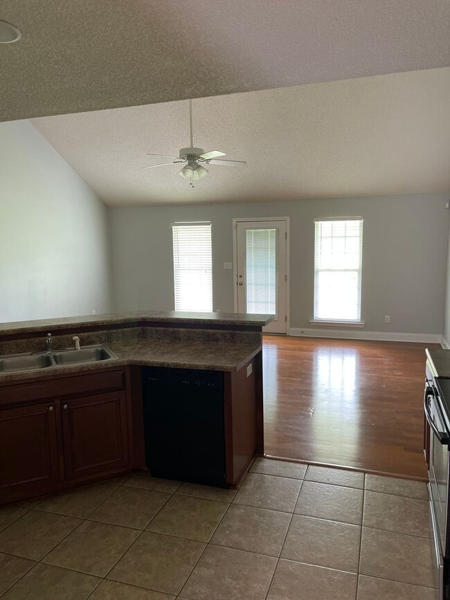 1330 Lovers Lane Rd in Leesburg, GA - Building Photo - Building Photo