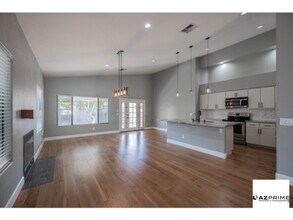 1873 E Chilton Dr in Tempe, AZ - Foto de edificio - Building Photo