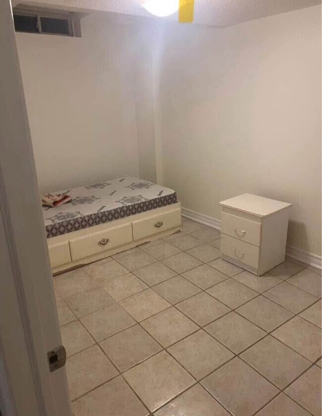 127 Luella Cres in Brampton, ON - Building Photo - Building Photo