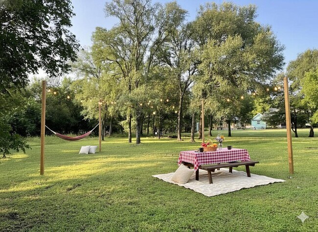 601 Live Oak St in Gatesville, TX - Building Photo - Building Photo