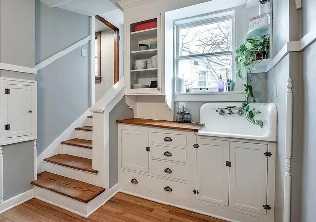 property at 1319 NW 20th St