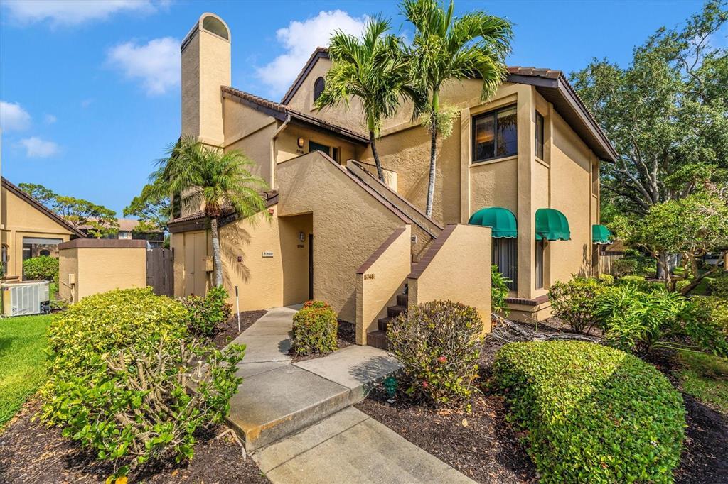 5748 Ashton Lake Dr in Sarasota, FL - Building Photo