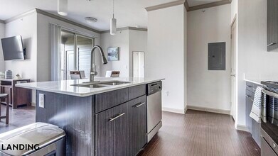 7602 Luskey Blvd, Unit 1307 in San Antonio, TX - Foto de edificio - Building Photo